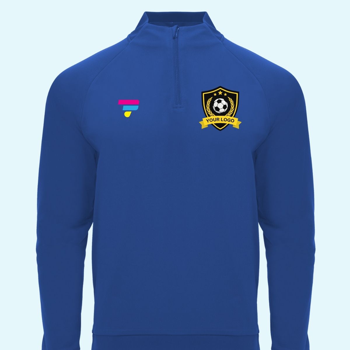 biała koszulka z logo na piersi